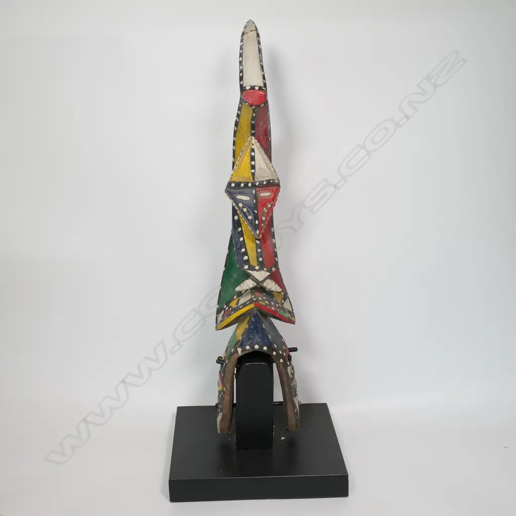 A Spirit bird canoe prow on stand, Image 1++