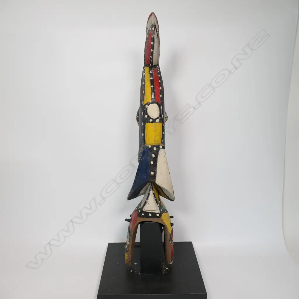 A Spirit bird canoe prow on stand, Image 1++