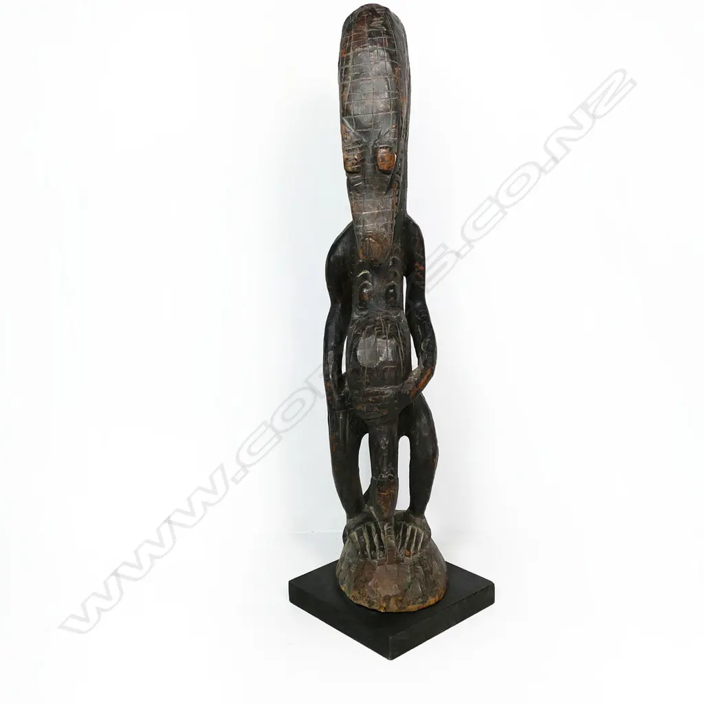 PNG standing crocodile man wooden sculpture, Image 1++