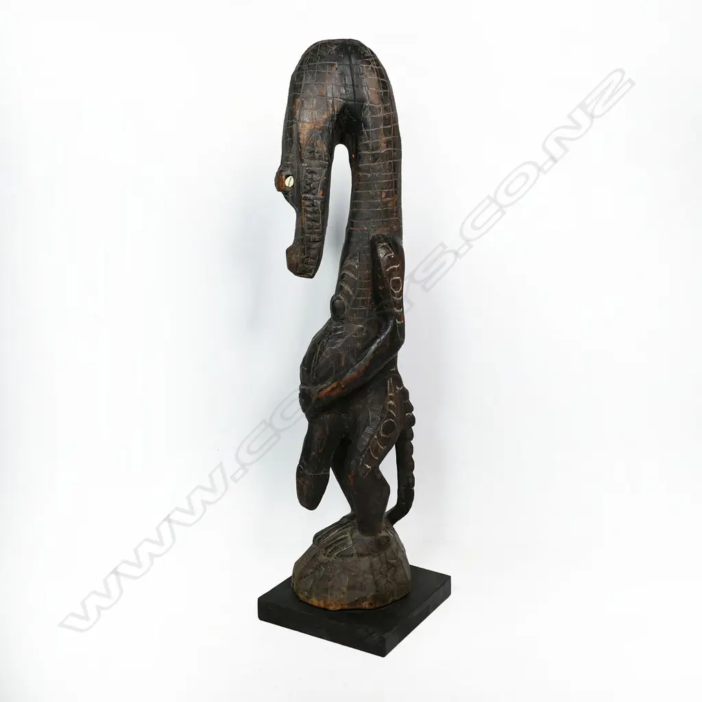 PNG standing crocodile man wooden sculpture, Image 1++
