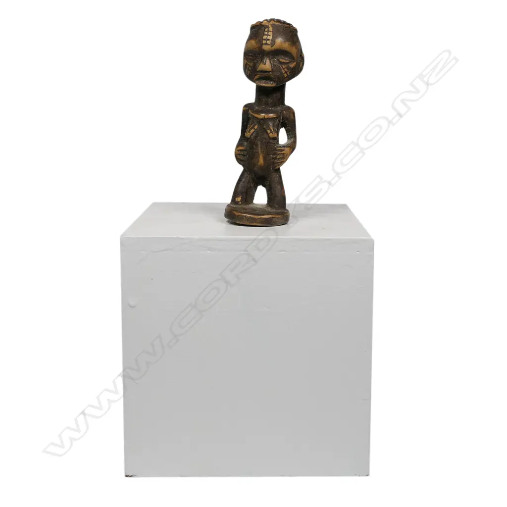 A Namibian Tabwa People small wooden bushman figure on stand, Image 1++