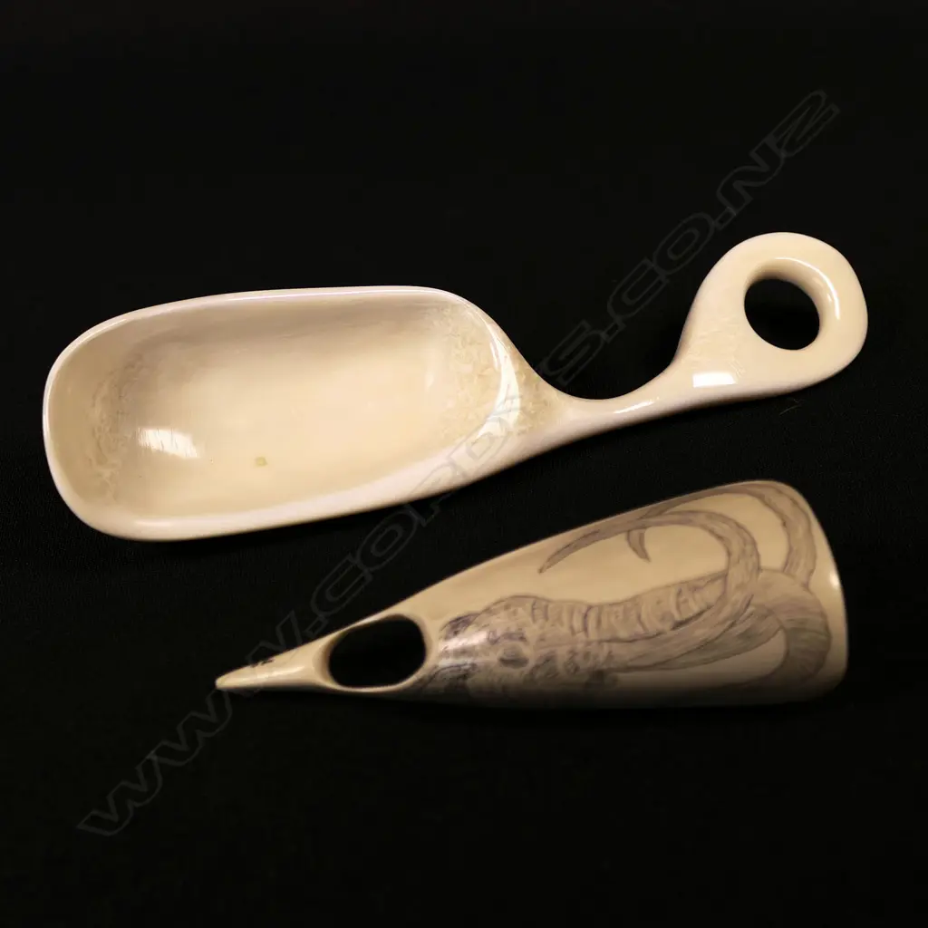 Two contemporary carved pieces by Jorgen Lotz Image 1++