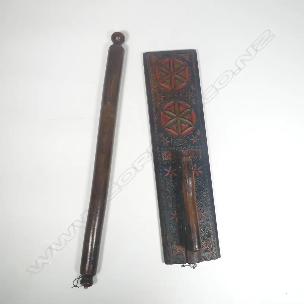 * A mid 18thC Danish Banketræt (mangle board) and associated roller Image 1++