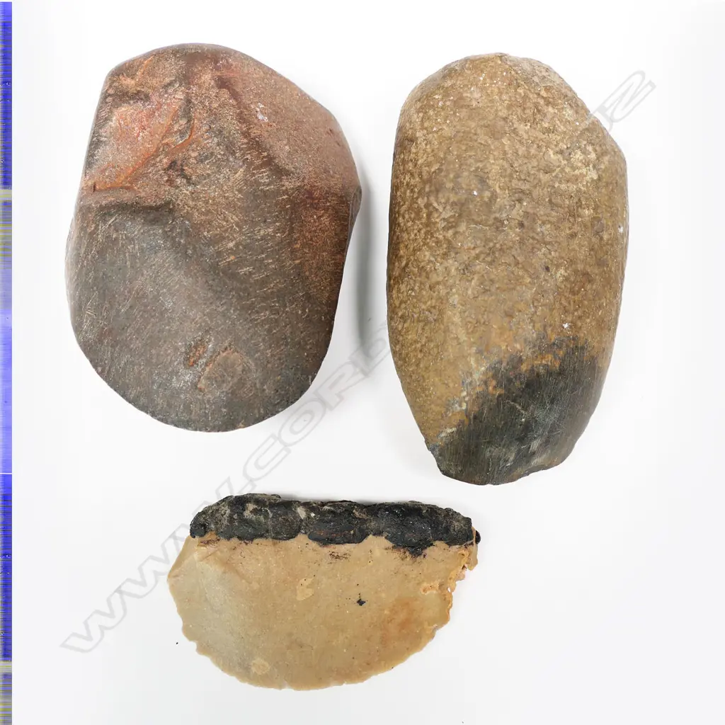 Three Australian aboriginal stone tools Image 1++