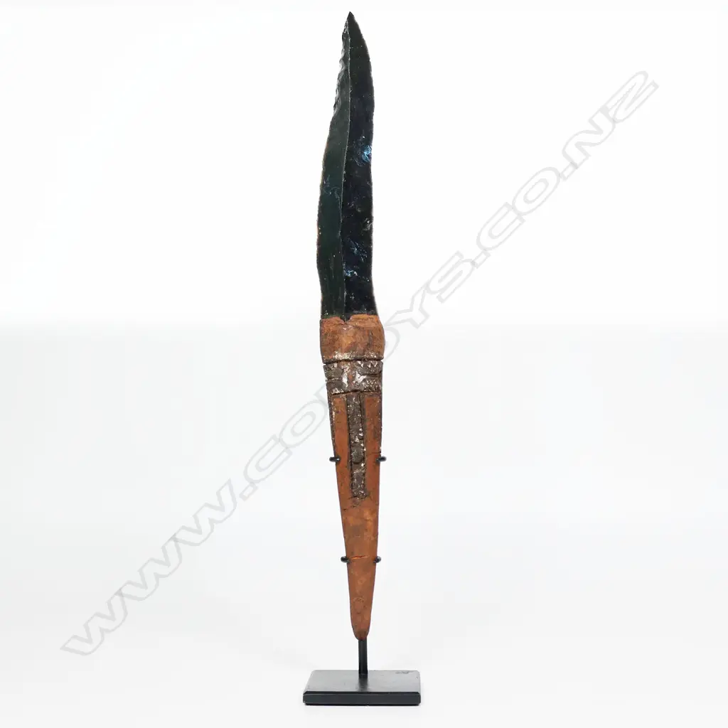 An obsidian bladed dagger Image 1++