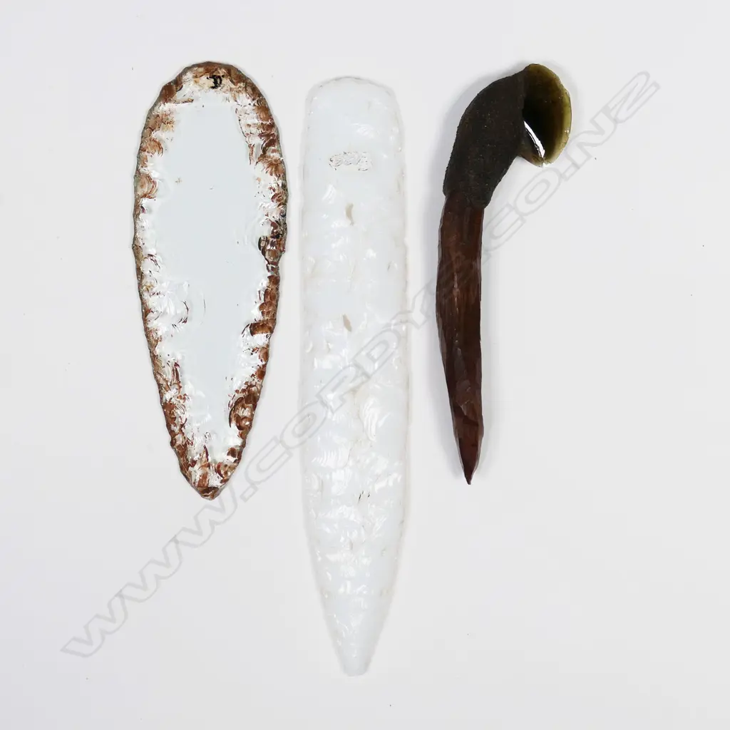 Two Kimberley glass spear points Image 1++