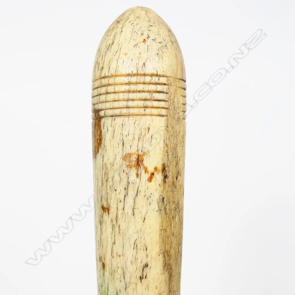 A 19thC sailor's whalebone rope-working fid Image 1++