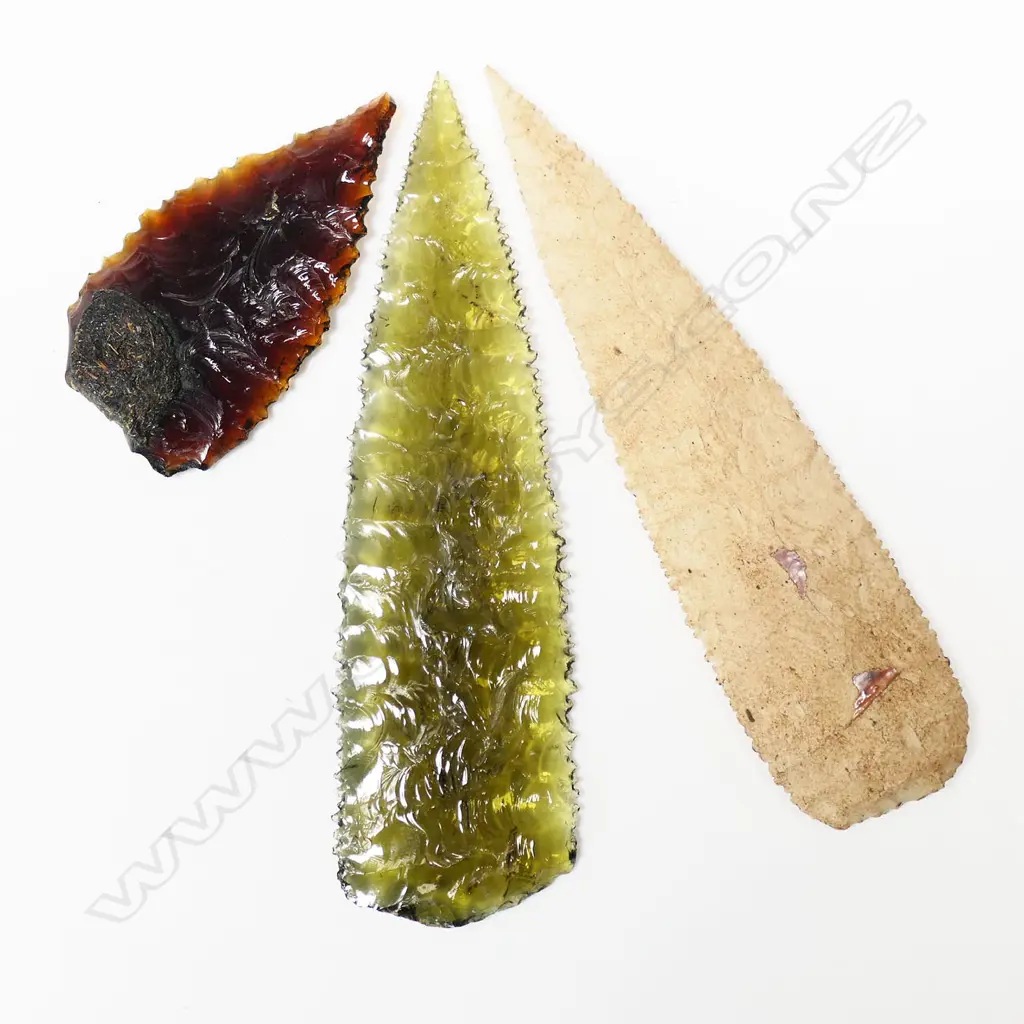 Three Kimberley points (two glass Image 1++