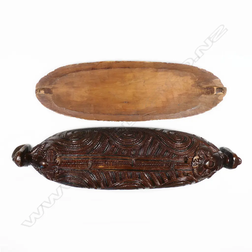 An Early 19th Century Māori Wakahuia (Treasure Box) Image 1++