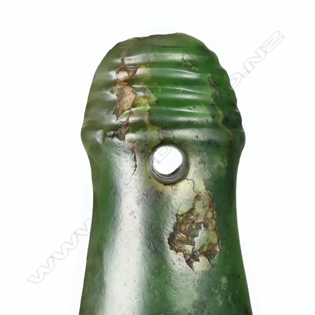 A good large old Māori mere pounamu Image 1++