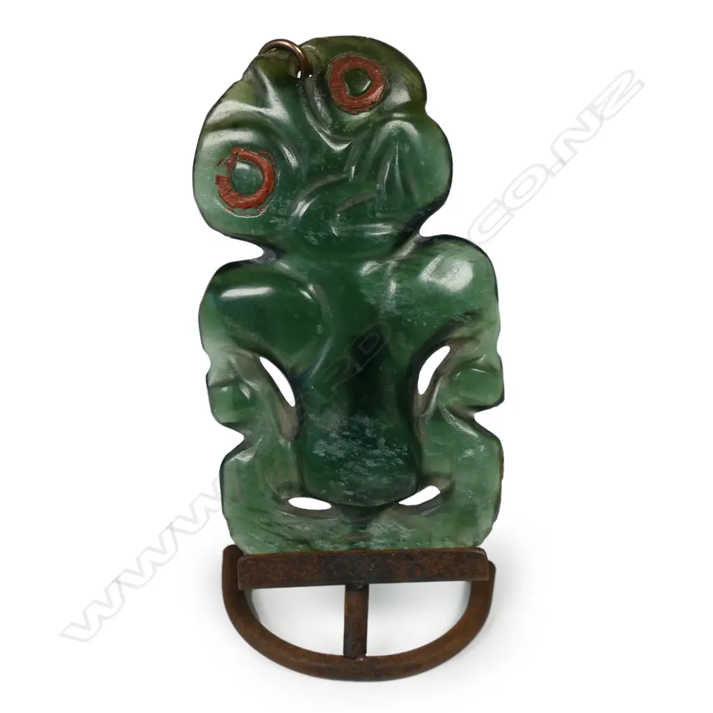 A 19thC Māori carved pounamu (Bowenite) hei tiki Image 1++