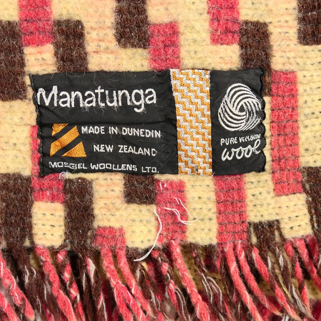 Vintage Manatunga Mosgiel Woollens Ltd. travel rug Image 1++