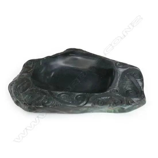 A large Māori finely carved pounamu (nephrite) Wairua bowl