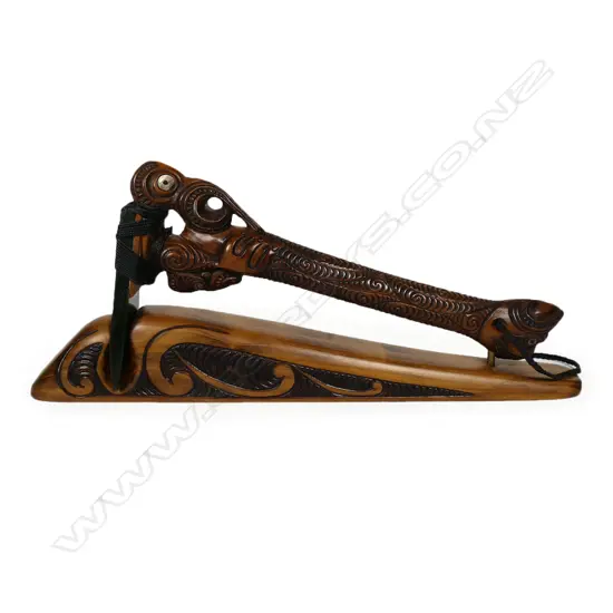 A late 20thC Māori toki poutangata