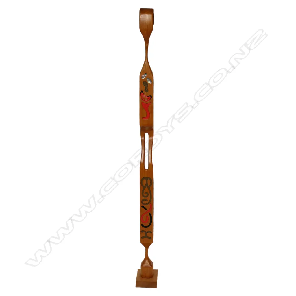 A contemporary totemic art sculpture Image 1++