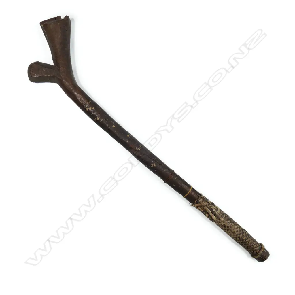 An old Fijian kiakavo long club Image 1++