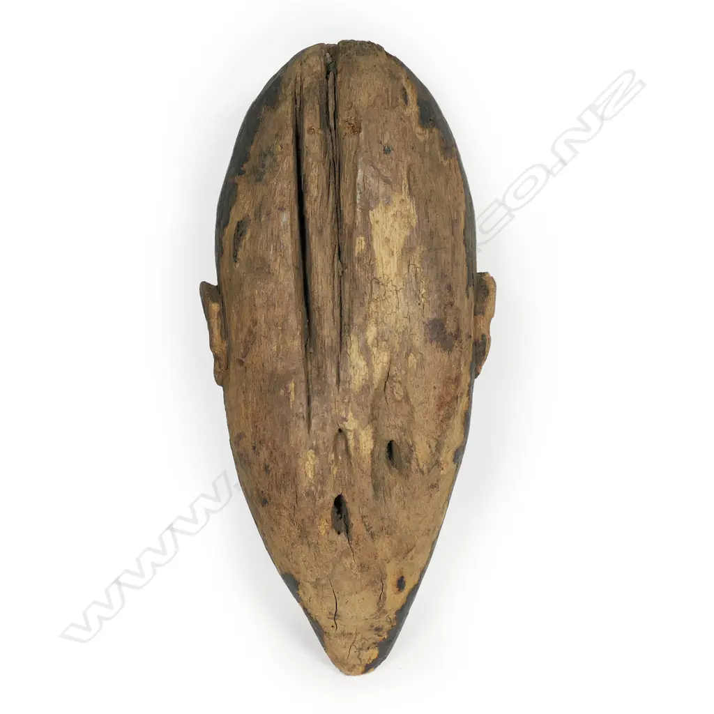 Vanuatu guardian figure head with shell inset eyes Image 1++