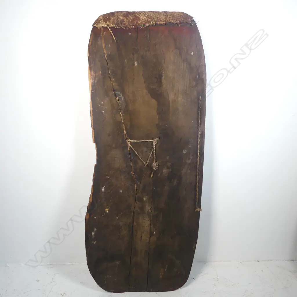 An old PNG Melpa People Western highlands fighting shield Image 1++