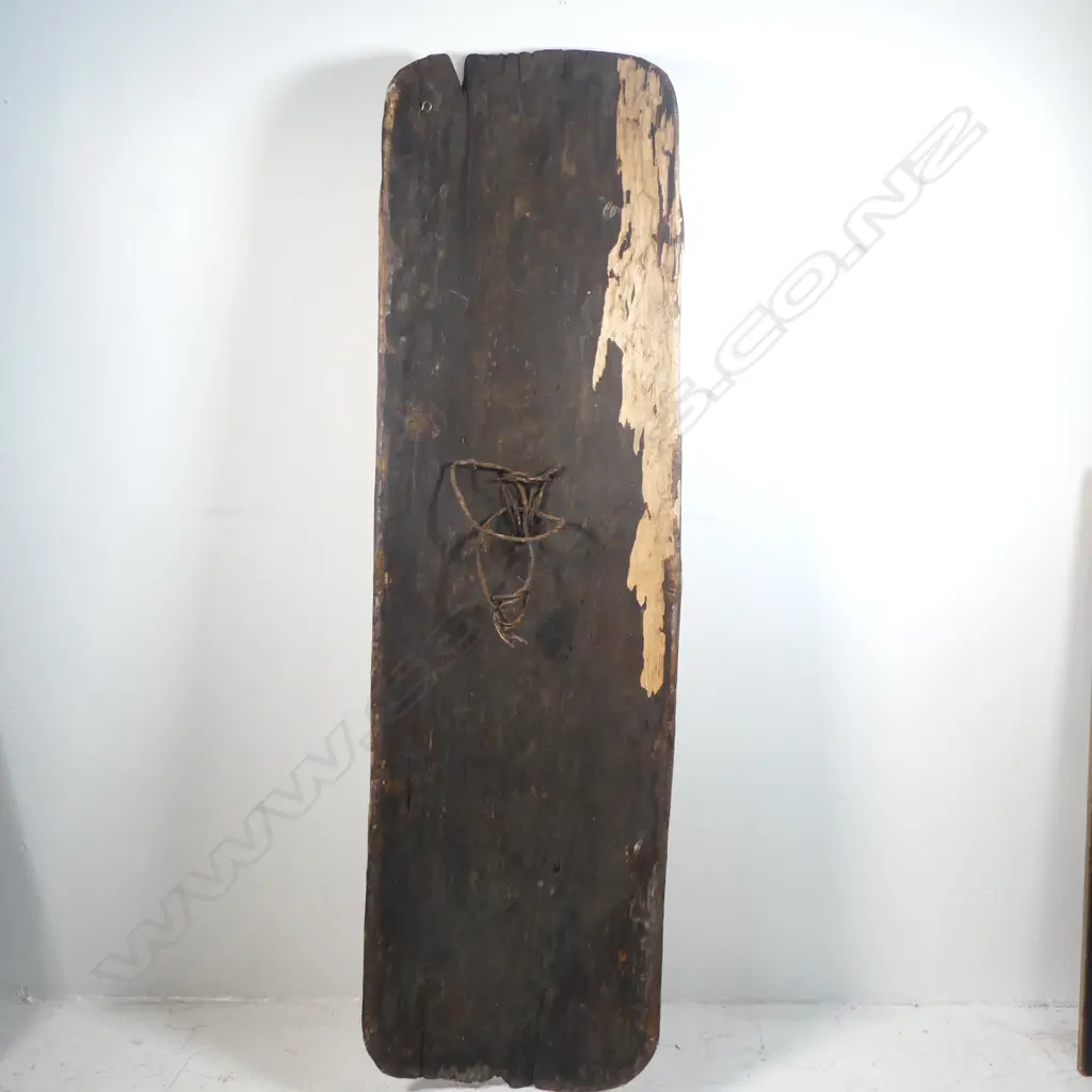 A PNG Highlands fighting shield Image 1++