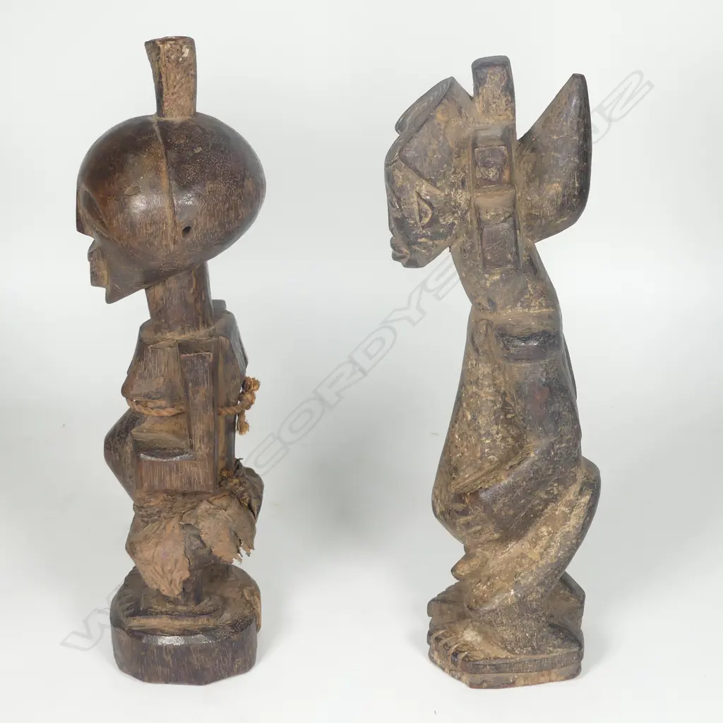 Two carved African tribal figures Image 1++