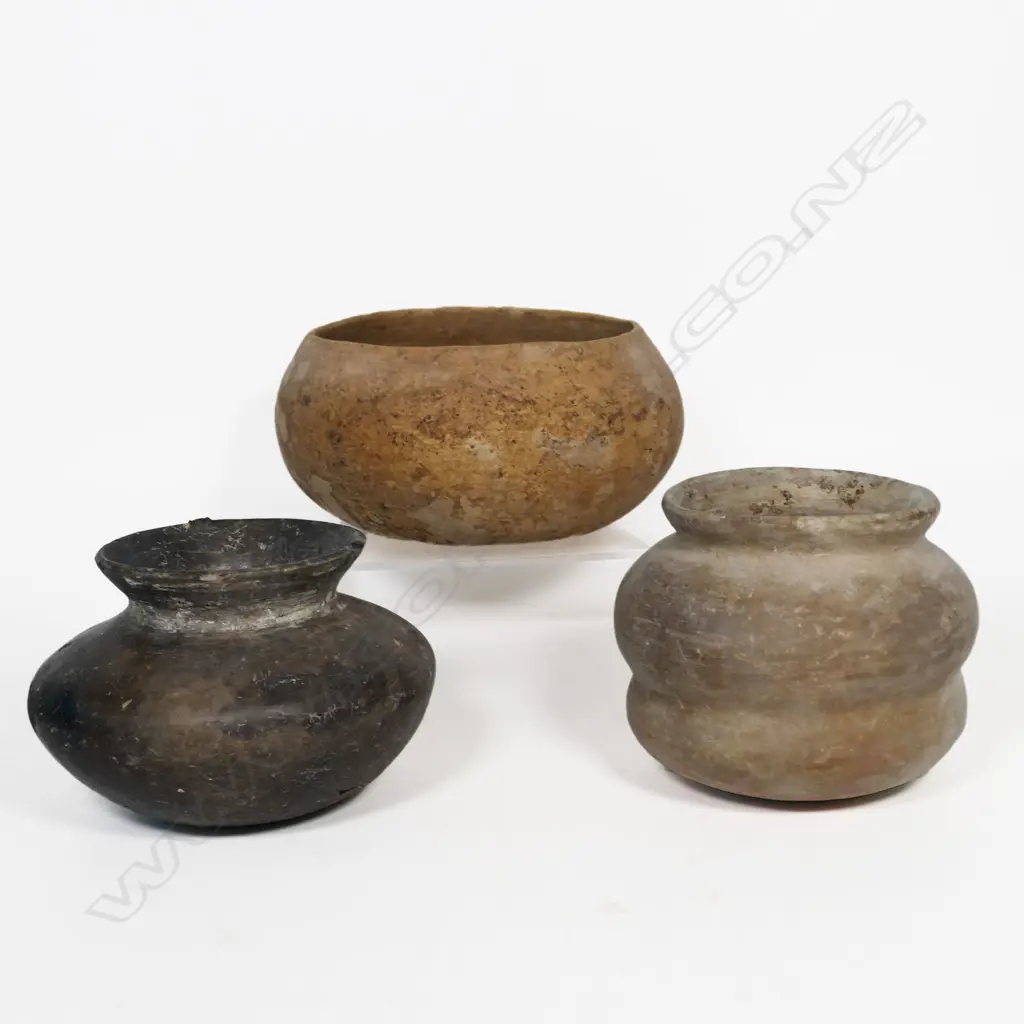 Three Pre-Columbian Vases, Image 1++