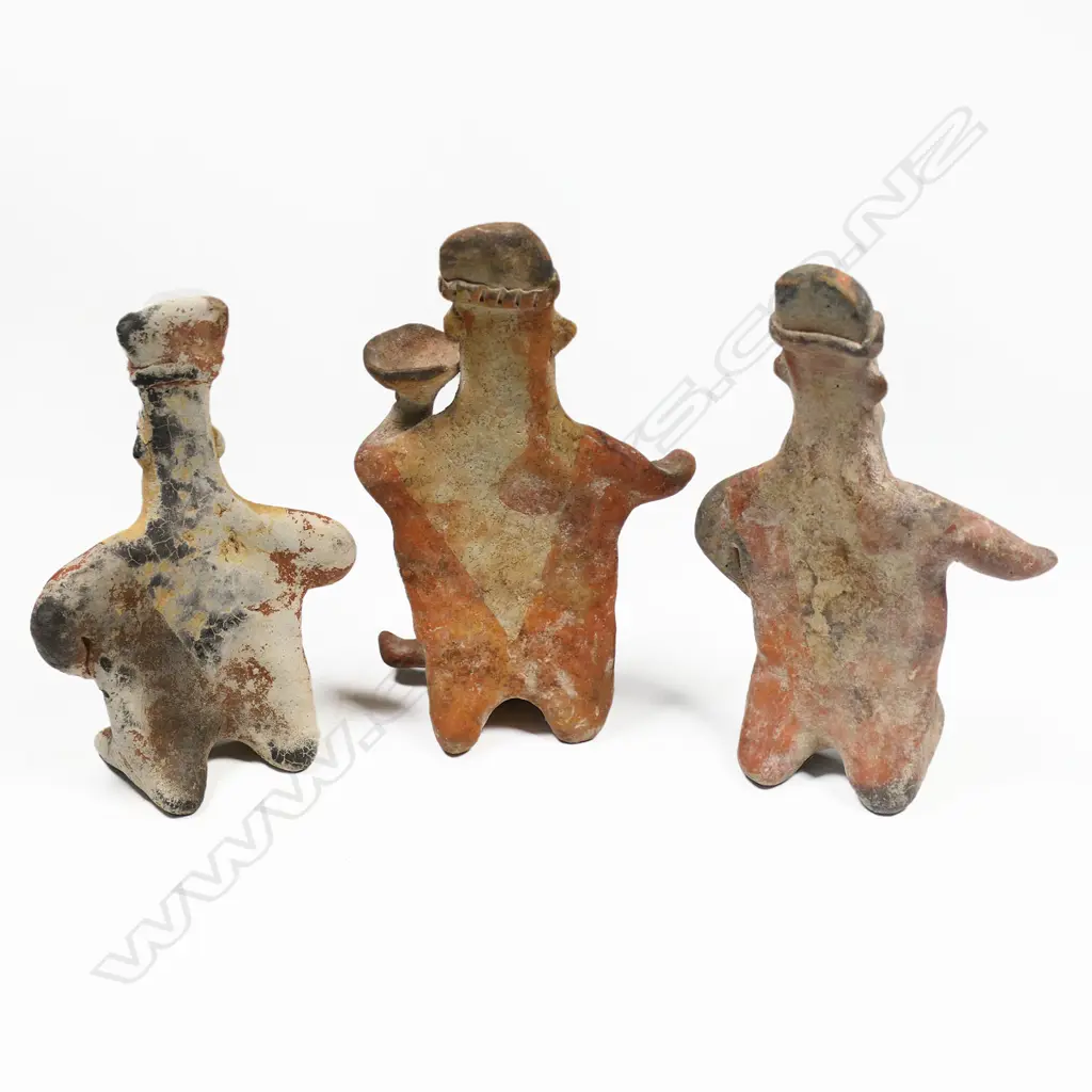 Three Pre-Columbian Jelisco Seated Figures, Image 1++