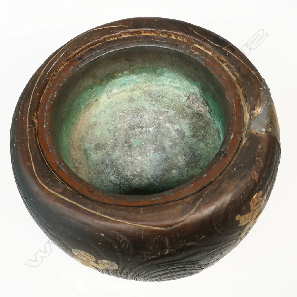 A Decorative Japanese Meiji Period Hibachi or Brazier, Image 1++