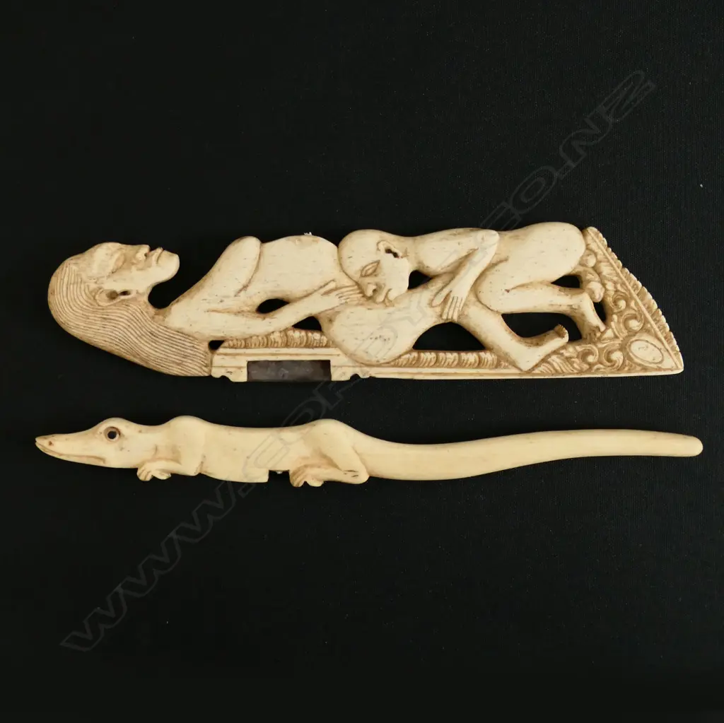 An Indonesian Lombok Bone Rice Harvest Cutting Tool, Image 1++