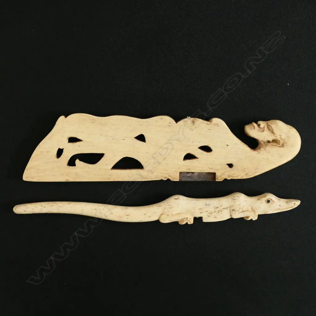 An Indonesian Lombok Bone Rice Harvest Cutting Tool, Image 1++
