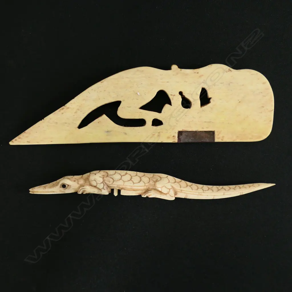 An Indonesian Lombok Bone Rice Harvest Cutting Tool, Image 1++