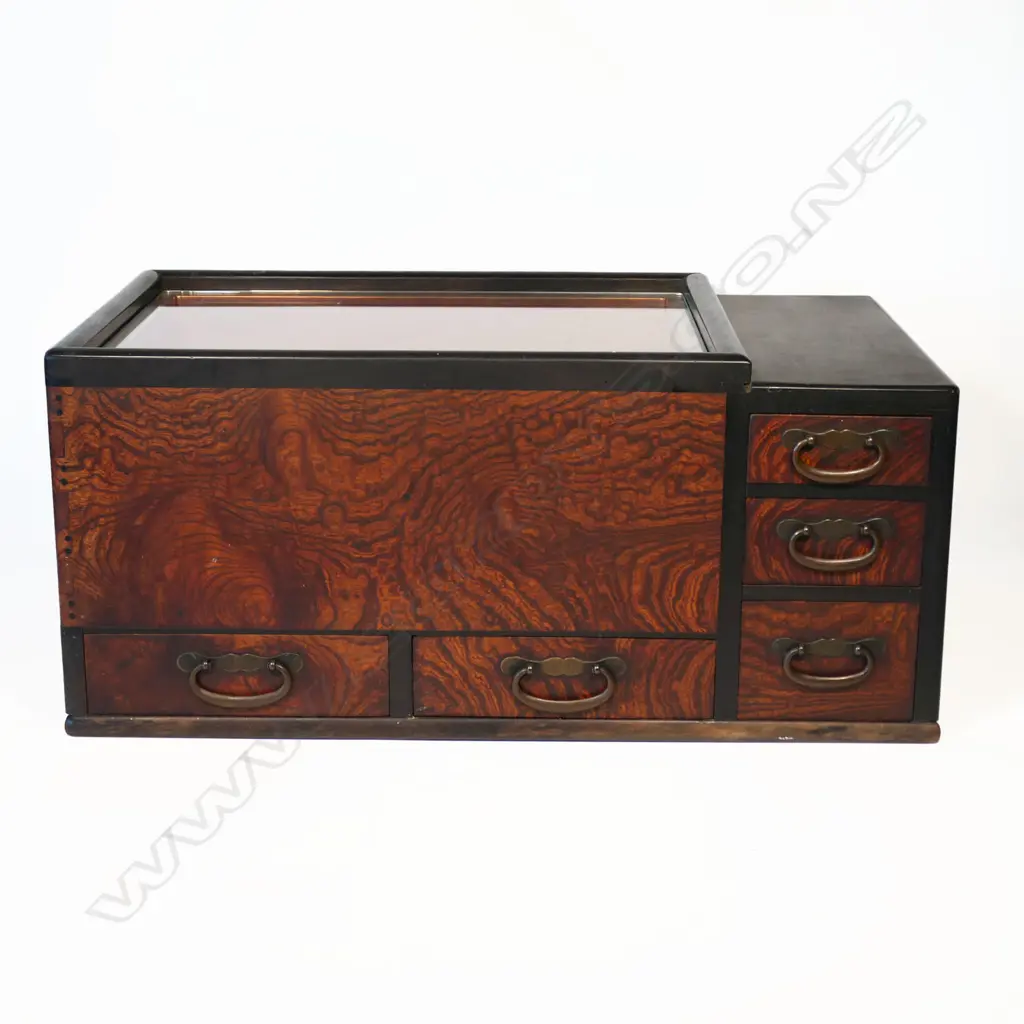 A Japanese Cha Tansu Tea Chest, Image 1++