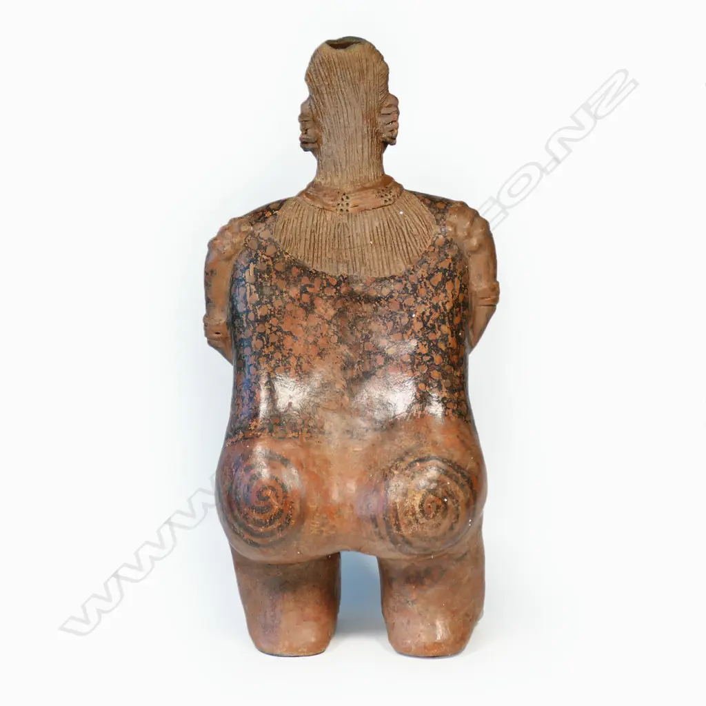 A good rare pre-Columbian Nayarit female figure, Image 1++