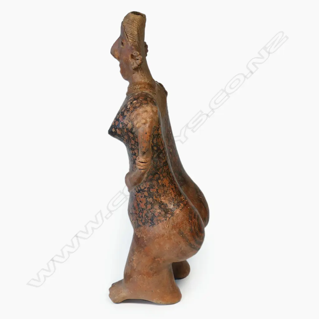 A good rare pre-Columbian Nayarit female figure, Image 1++