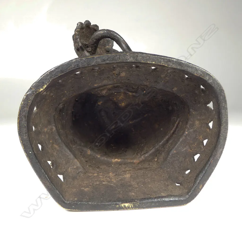 Tibetan 19thC Bronze Figure of the Bodhisattva Green Tara, Image 1++