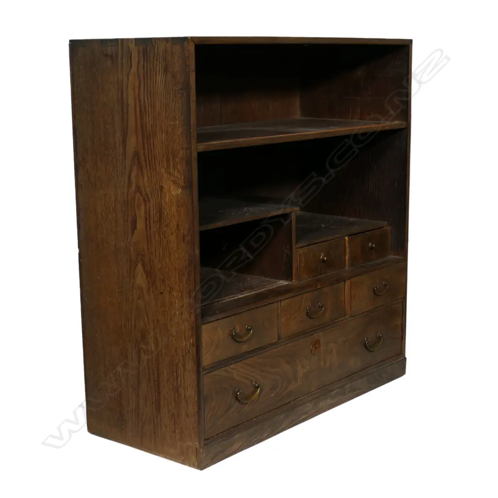 A c.1900 small Japanese tansu chest, Image 1++