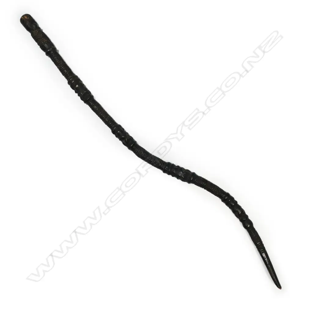 Māori carved walking stick, Image 1++