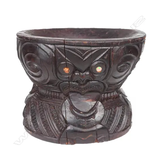 A 20thC Māori carved kumete