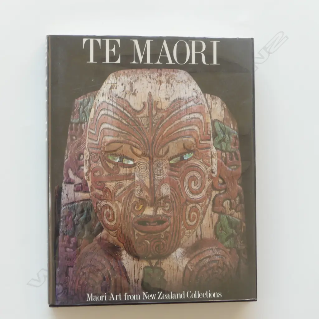 The book ‘Te Māori - Māori Art from New Zealand Collections’ by AFA/Heinmann, Image 1++