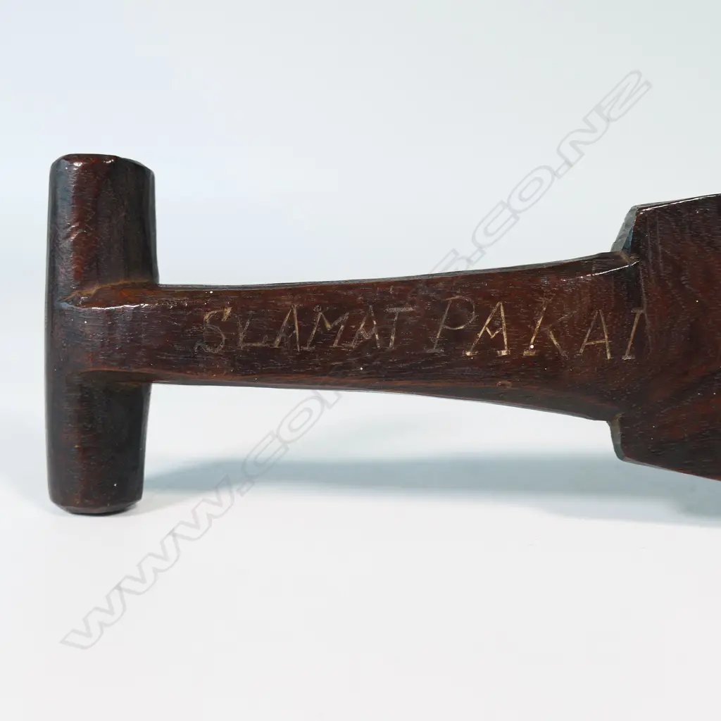 An old Pacific Island carved hardwood hand club with flat blade and T-form handle, Image 1++