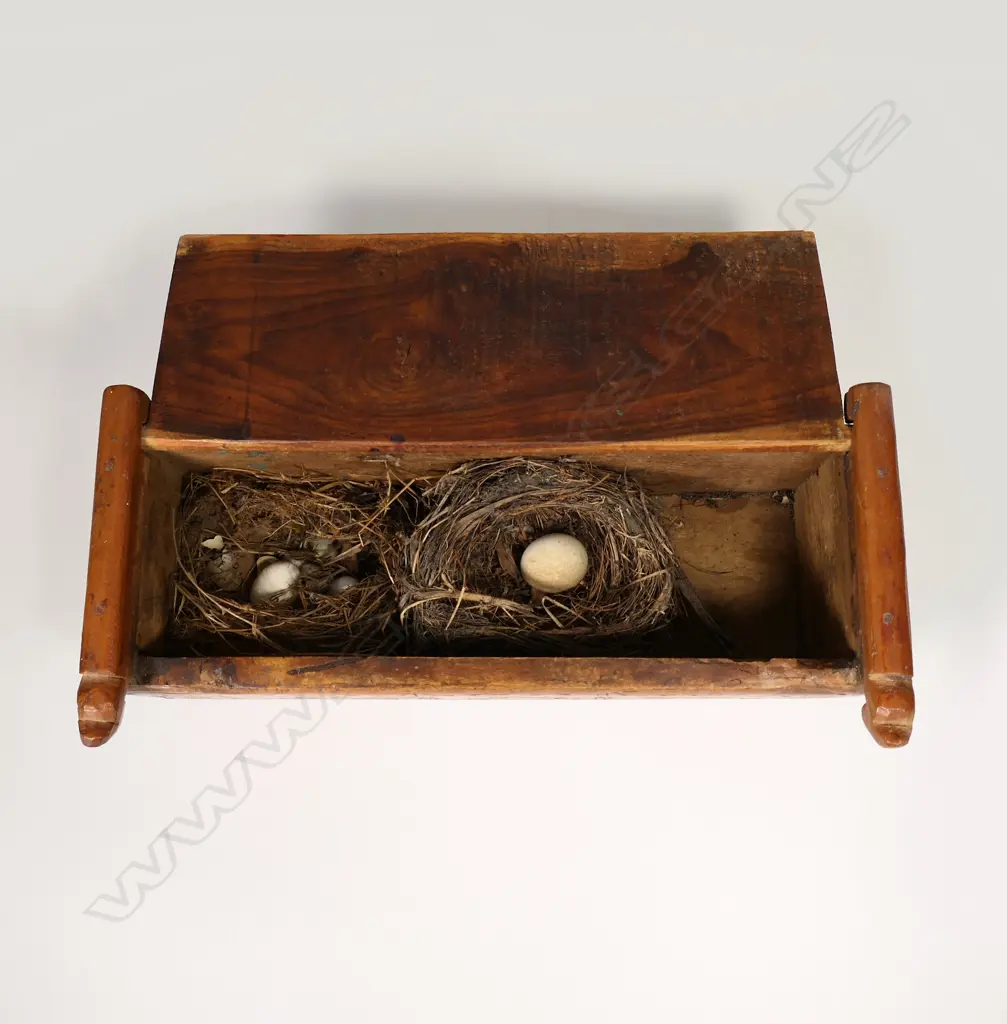 Old tribal wood hinged lidded box Image 1++