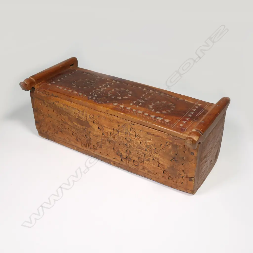 Old tribal wood hinged lidded box Image 1++