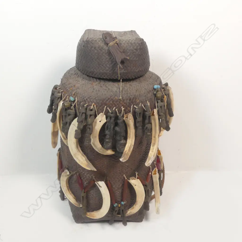 A Shamans basket from Borneo, Image 1++