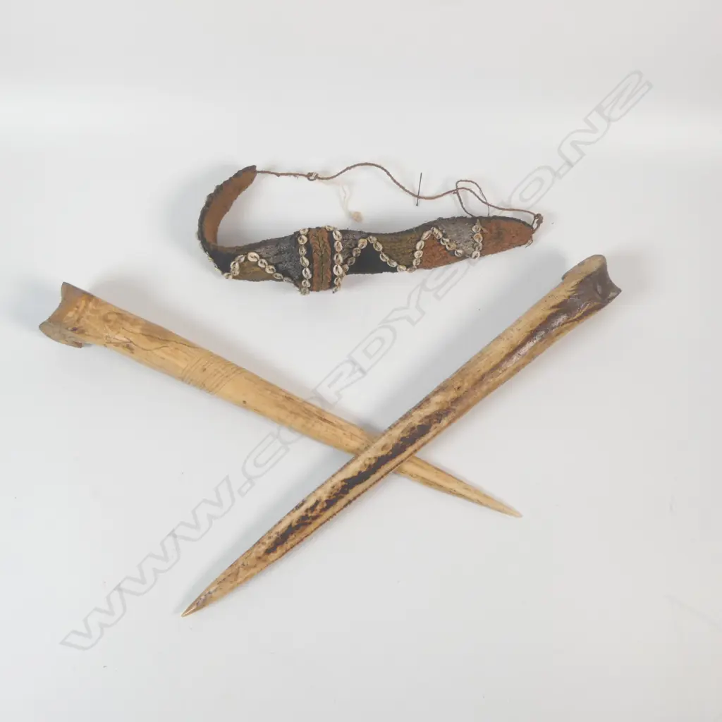 Two Cassowary bone daggers with sheath, Image 1++