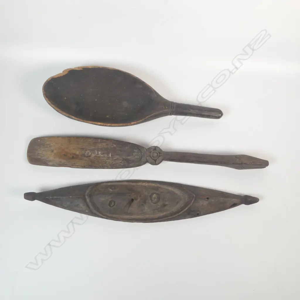 A collection of three Papua New Guinea artefacts, Image 1++