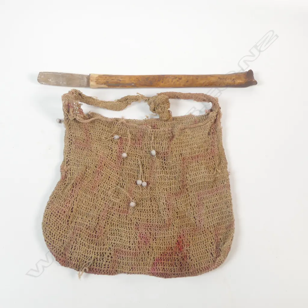 A bilum bag and cassowary bone sheath, Image 1++