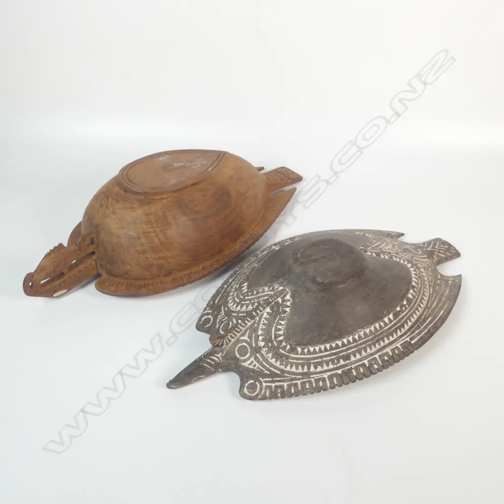 Two Huon Gulf Bird form bowls Image 1++