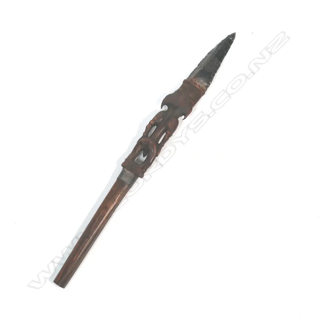 Obsidian spear tip from Papua New Guinea Image 1++