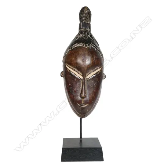 A Nigerian Chamba carved wood mask,