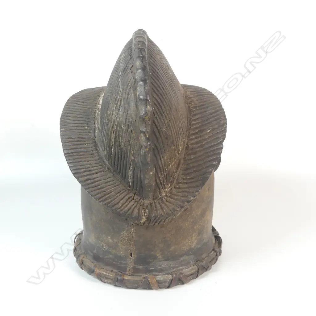 An African Yoruba carved mask, Image 1++