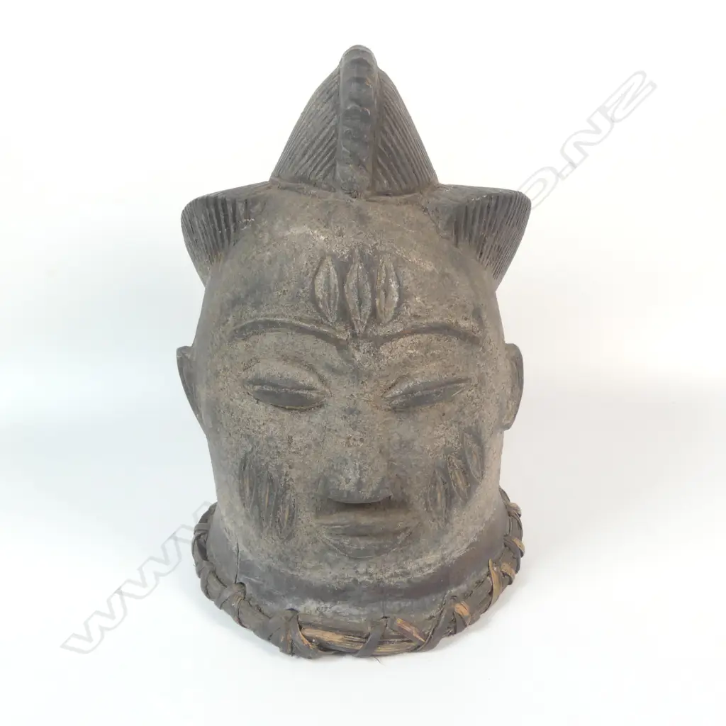 An African Yoruba carved mask, Image 1++
